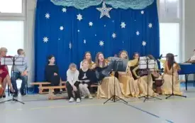 Jasełka bożonarodzeniowe w PSP w Jadownikach 25