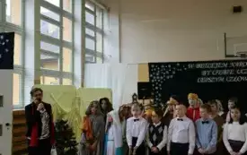 W Betlejem narodził się B&oacute;g, by ciebie uczynić lepszym człowiekiem&hellip; Przedstawienie bożonarodzeniowe w Publicznej Szkole Podstawowej im. Feliksa Szczęsnego Karnickiego w Chybicach 2