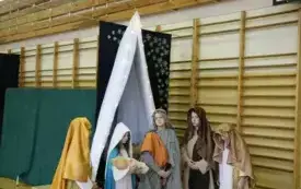 W Betlejem narodził się B&oacute;g, by ciebie uczynić lepszym człowiekiem&hellip; Przedstawienie bożonarodzeniowe w Publicznej Szkole Podstawowej im. Feliksa Szczęsnego Karnickiego w Chybicach 8