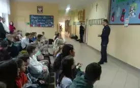 Prelekcja "Bezpieczne ferie". Spotkanie z policjantem! 9