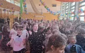 Zabawa choinkowa w przedszkolu w Chybicach 4