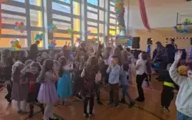 Zabawa choinkowa w przedszkolu w Chybicach 8