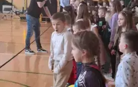 Zabawa choinkowa w przedszkolu w Chybicach 13