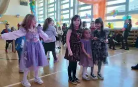 Zabawa choinkowa w przedszkolu w Chybicach 14