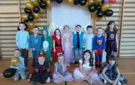 Zabawa choinkowa w przedszkolu w Chybicach 16