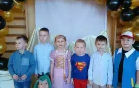 Zabawa choinkowa w przedszkolu w Chybicach 70