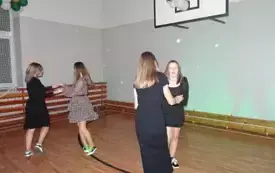 Zabawa choinkowa w PSP w Łomnie 3