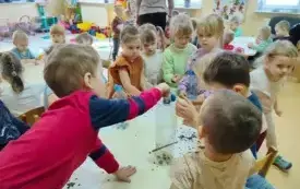 Spotkanie z leśnikiem w chybickim przedszkolu 14