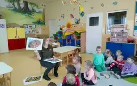 Spotkanie z leśnikiem w chybickim przedszkolu 18