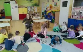 Spotkanie z leśnikiem w chybickim przedszkolu 21