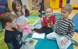 Spotkanie z leśnikiem w chybickim przedszkolu 25