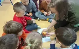 Spotkanie z leśnikiem w chybickim przedszkolu 28