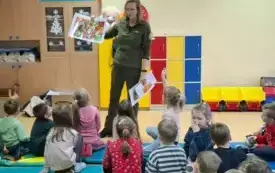 Spotkanie z leśnikiem w chybickim przedszkolu 32
