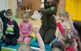 Spotkanie z leśnikiem w chybickim przedszkolu 34