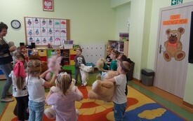 Dzień Pluszowego Misia w Punkcie Przedszkolnym w Godowie 9