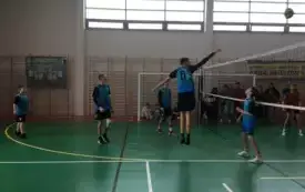 Siatkarze z Jadownik na podium. 4