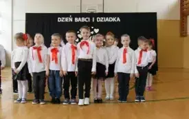 Babcie i Dziadkowie świętują z przedszkolakami z Chybic 5