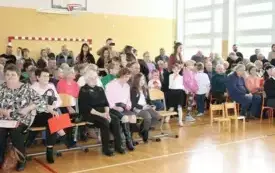 Babcie i Dziadkowie świętują z przedszkolakami z Chybic 6