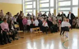 Babcie i Dziadkowie świętują z przedszkolakami z Chybic 7