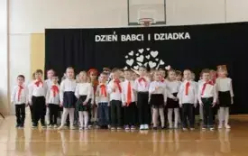 Babcie i Dziadkowie świętują z przedszkolakami z Chybic 9