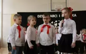 Babcie i Dziadkowie świętują z przedszkolakami z Chybic 12