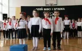 Babcie i Dziadkowie świętują z przedszkolakami z Chybic 19