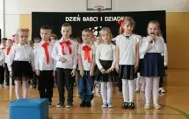 Babcie i Dziadkowie świętują z przedszkolakami z Chybic 20