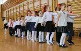Babcie i Dziadkowie świętują z przedszkolakami z Chybic 27
