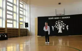 Babcie i Dziadkowie świętują z przedszkolakami z Chybic 36