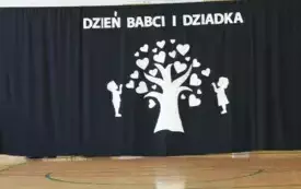 Babcie i Dziadkowie świętują z przedszkolakami z Chybic 38