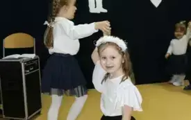 Babcie i Dziadkowie świętują z przedszkolakami z Chybic 42