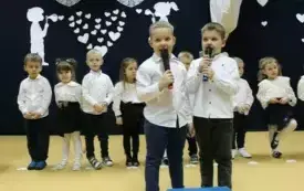 Babcie i Dziadkowie świętują z przedszkolakami z Chybic 47