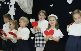 Babcie i Dziadkowie świętują z przedszkolakami z Chybic 48