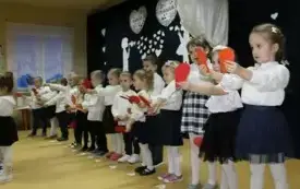 Babcie i Dziadkowie świętują z przedszkolakami z Chybic 50