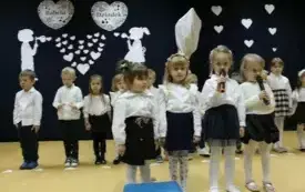 Babcie i Dziadkowie świętują z przedszkolakami z Chybic 57