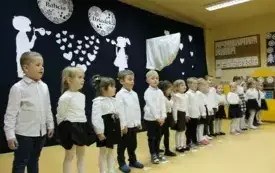 Babcie i Dziadkowie świętują z przedszkolakami z Chybic 60
