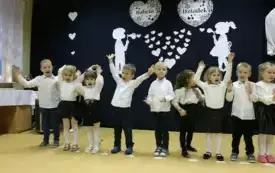 Babcie i Dziadkowie świętują z przedszkolakami z Chybic 61