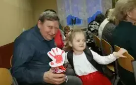 Babcie i Dziadkowie świętują z przedszkolakami z Chybic 69