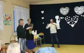 Babcie i Dziadkowie świętują z przedszkolakami z Chybic 77
