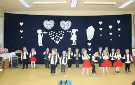 Babcie i Dziadkowie świętują z przedszkolakami z Chybic 88