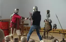 Występ grupy artystycznej "Rekonstrukto" 4