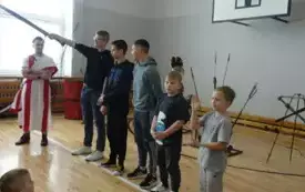 Występ grupy artystycznej "Rekonstrukto" 6