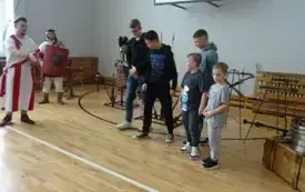Występ grupy artystycznej "Rekonstrukto" 11