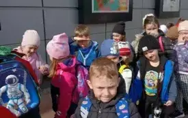 Wyjazd przedszkolak&oacute;w z Chybic do kina 2