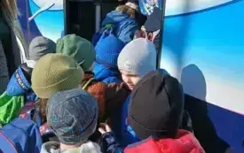 Wyjazd przedszkolak&oacute;w z Chybic do kina 25