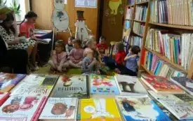 Wizyta przedszkolak&oacute;w w bibliotece szkolnej 3