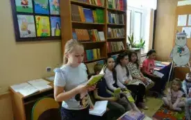 Wizyta przedszkolak&oacute;w w bibliotece szkolnej 9