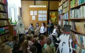 Wizyta przedszkolak&oacute;w w bibliotece szkolnej 16