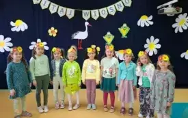 Przedszkolaki z Chybic witają wiosnę 13