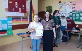 Galeria aktualności Nikola Pożoga zdobywa tytuł Super Dziewczyny Szkoły Podstawowej w Szerzawach! 10